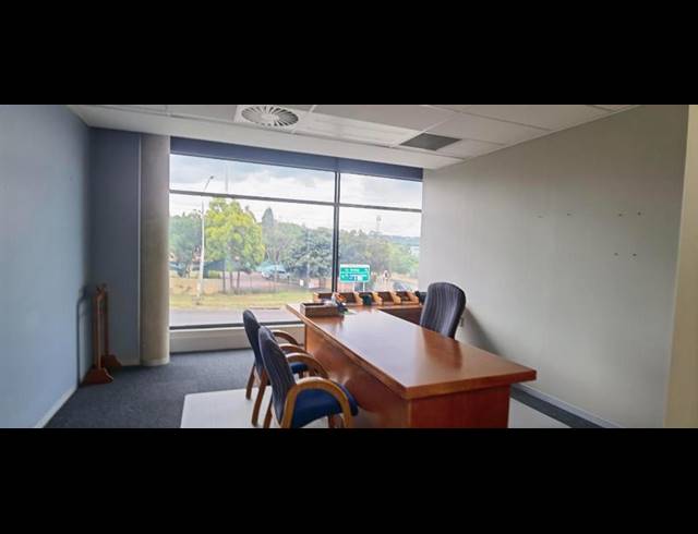 BUSINESS PROPERTY TO RENT IN LYNNWOOD